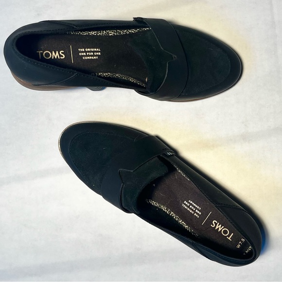 Black Toms women’s shoes. - Picture 2 of 2